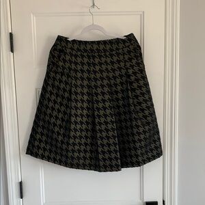 Stylish Black and Brown Houndstooth Skirt